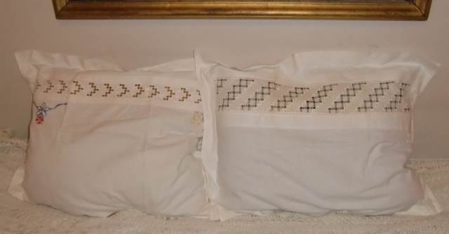 M909M Two handmade pillowcase in Hardanger embroidery created by my grandmother